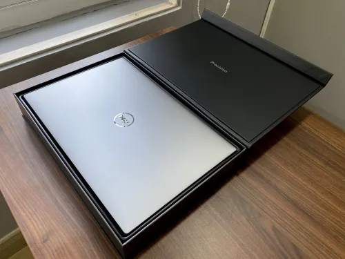 Dell Precision 5560 Core i9-11950H | RAM 32GB | SSD 512GB | RTX A2000 4GB | 15.6 inch 4K (3840 x 2400) Touch - Like New